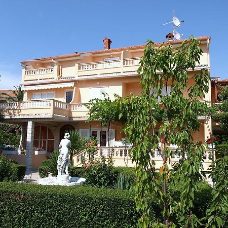 Guest House Sandra Ραμπ Εξωτερικό φωτογραφία