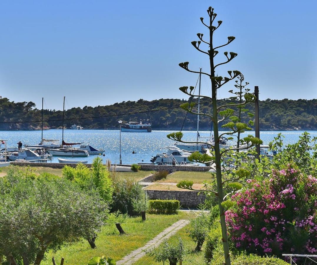 Guest House Sandra Ραμπ Εξωτερικό φωτογραφία