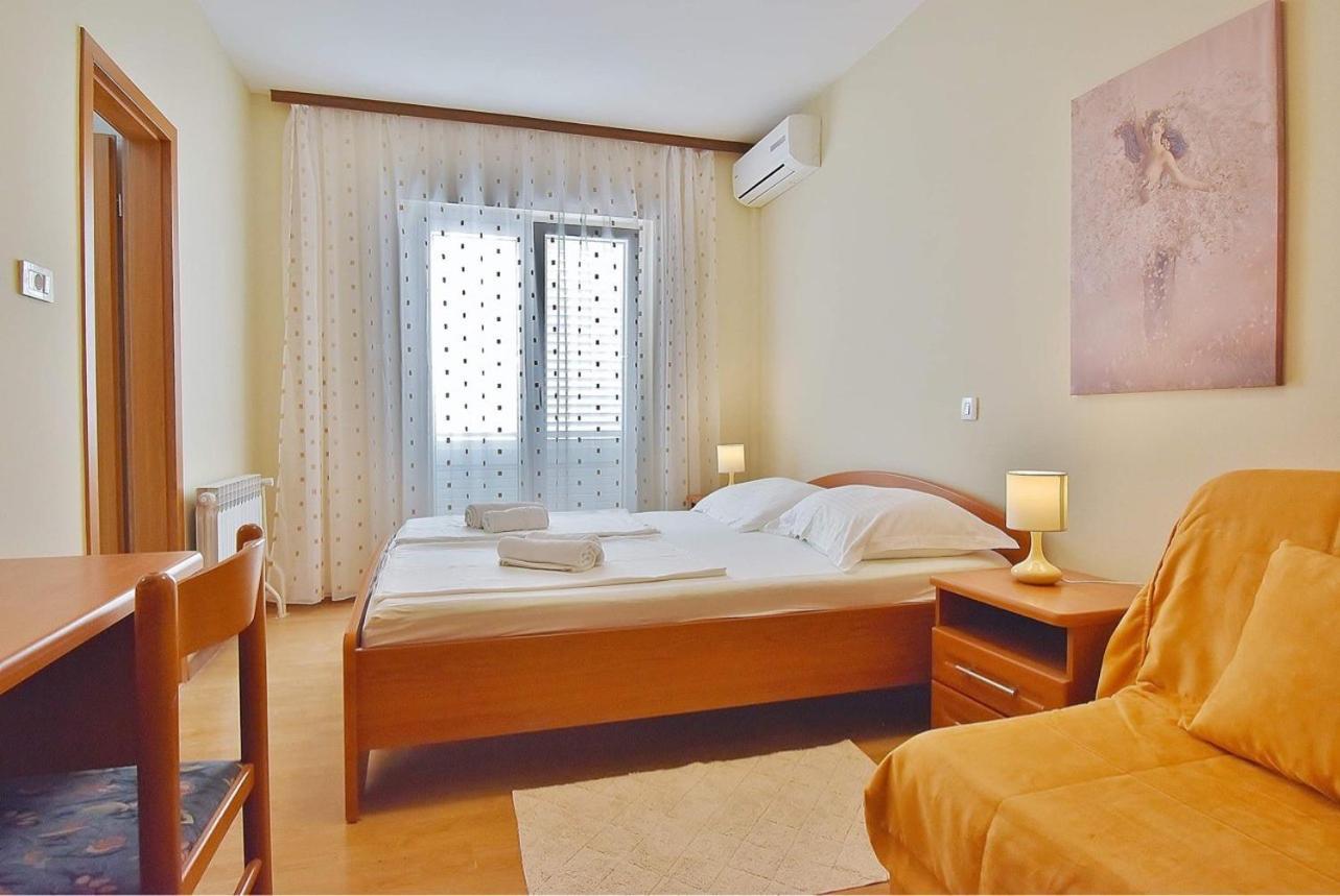 Guest House Sandra Ραμπ Εξωτερικό φωτογραφία