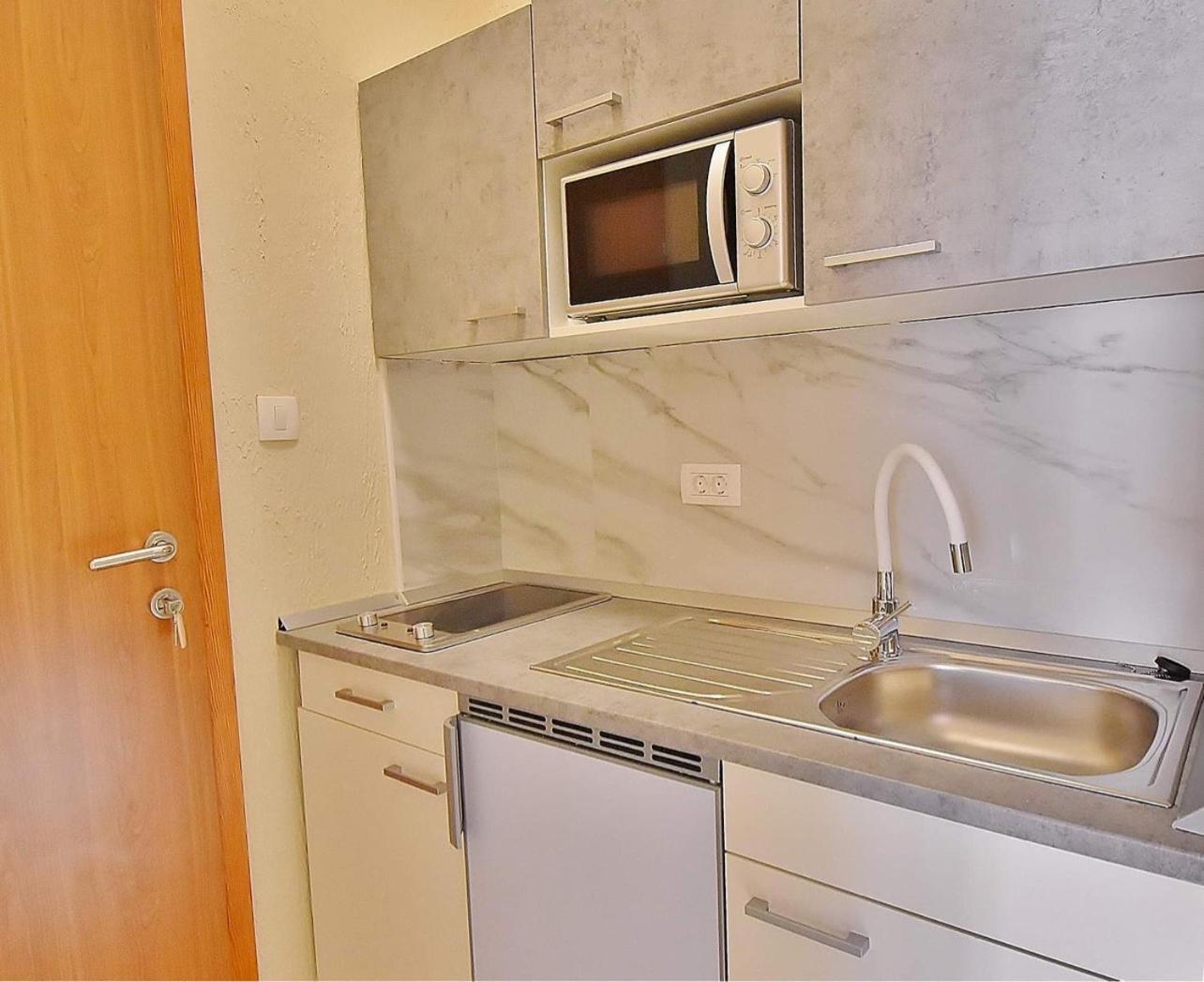 Guest House Sandra Ραμπ Εξωτερικό φωτογραφία