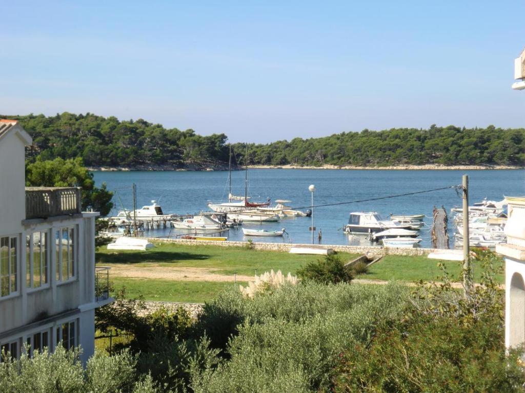 Guest House Sandra Ραμπ Εξωτερικό φωτογραφία