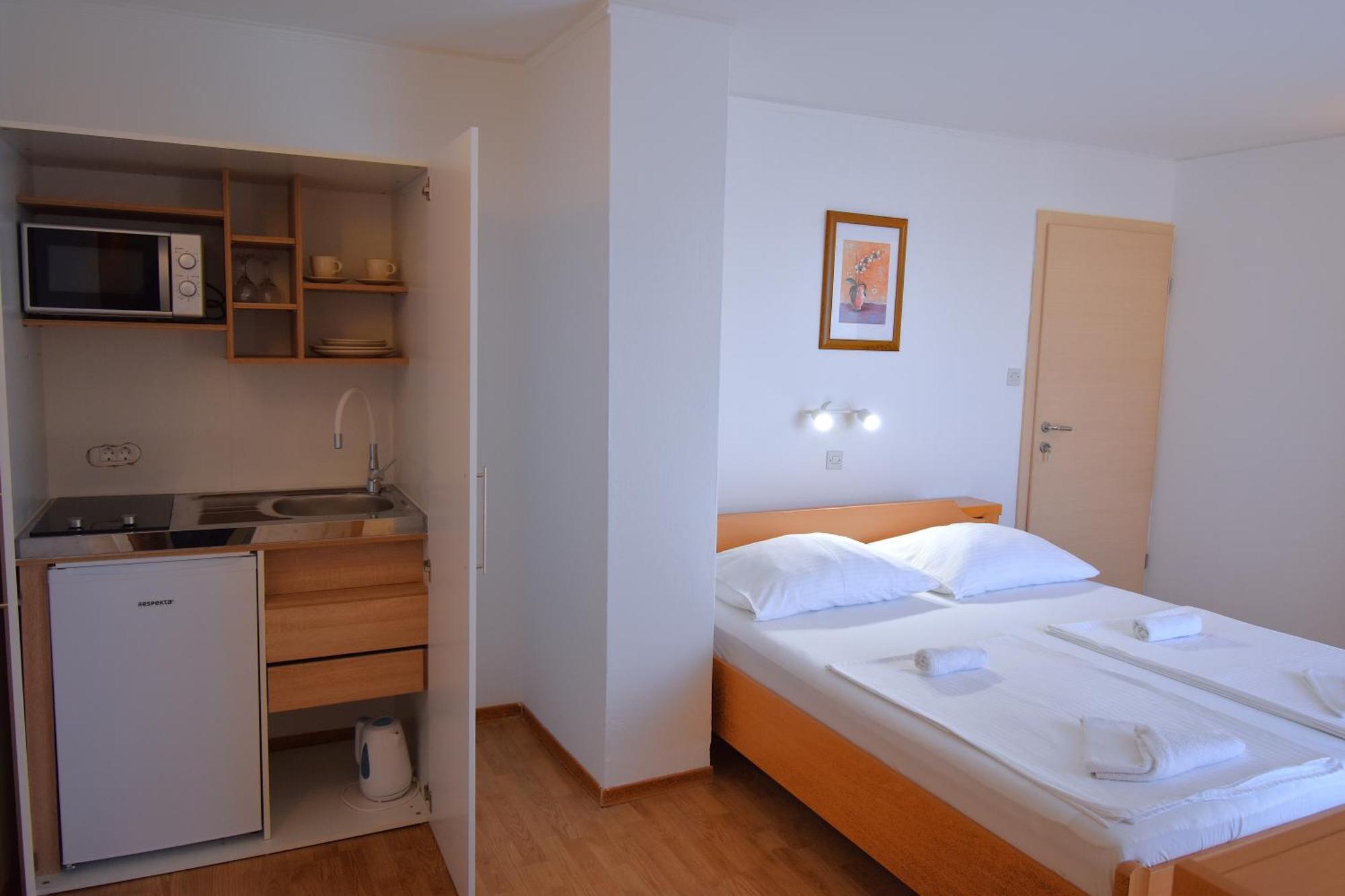 Guest House Sandra Ραμπ Εξωτερικό φωτογραφία