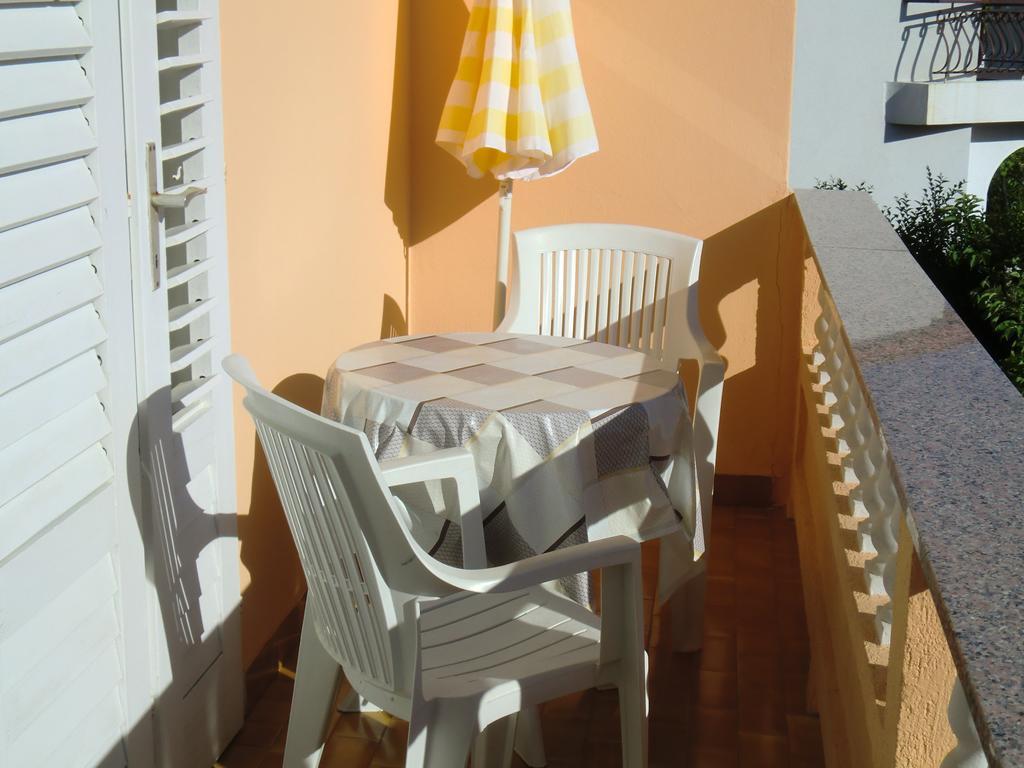 Guest House Sandra Ραμπ Εξωτερικό φωτογραφία
