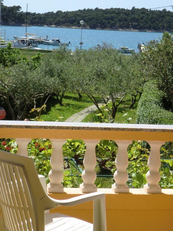 Guest House Sandra Ραμπ Εξωτερικό φωτογραφία