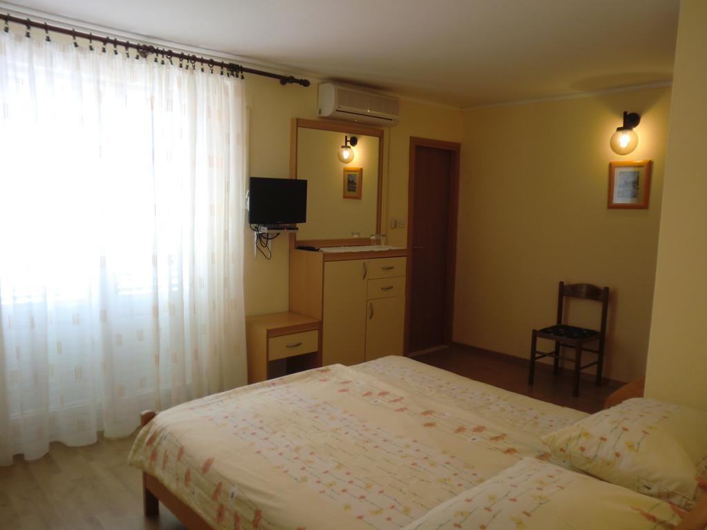 Guest House Sandra Ραμπ Δωμάτιο φωτογραφία