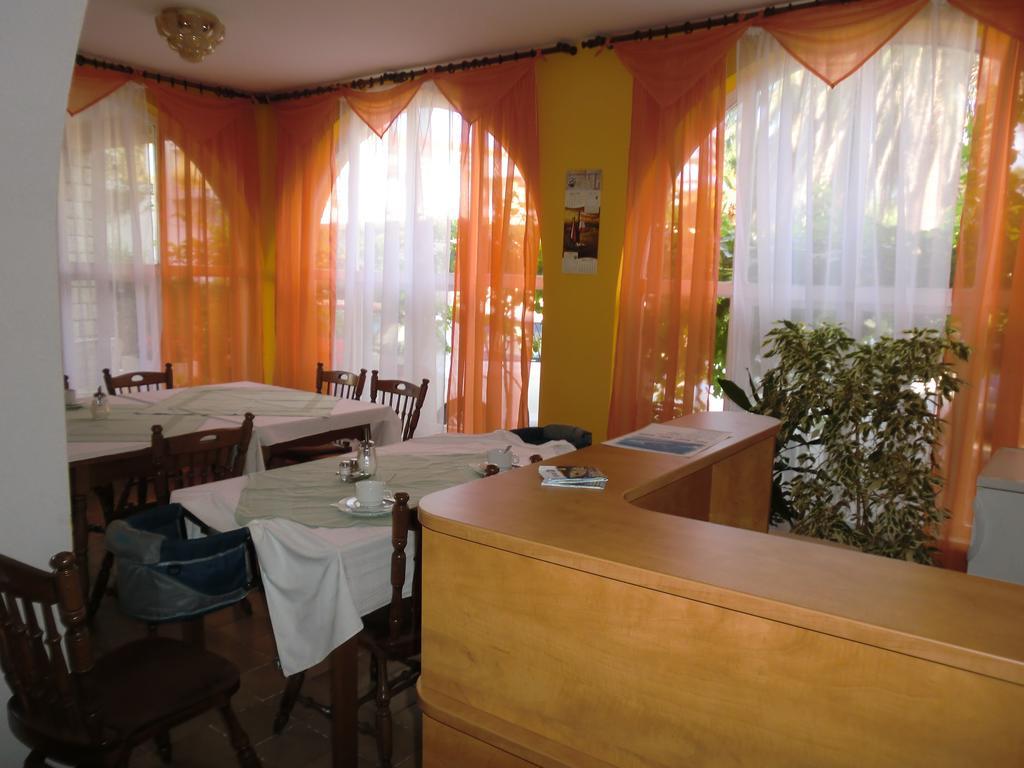 Guest House Sandra Ραμπ Εξωτερικό φωτογραφία