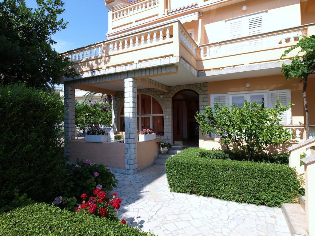 Guest House Sandra Ραμπ Εξωτερικό φωτογραφία