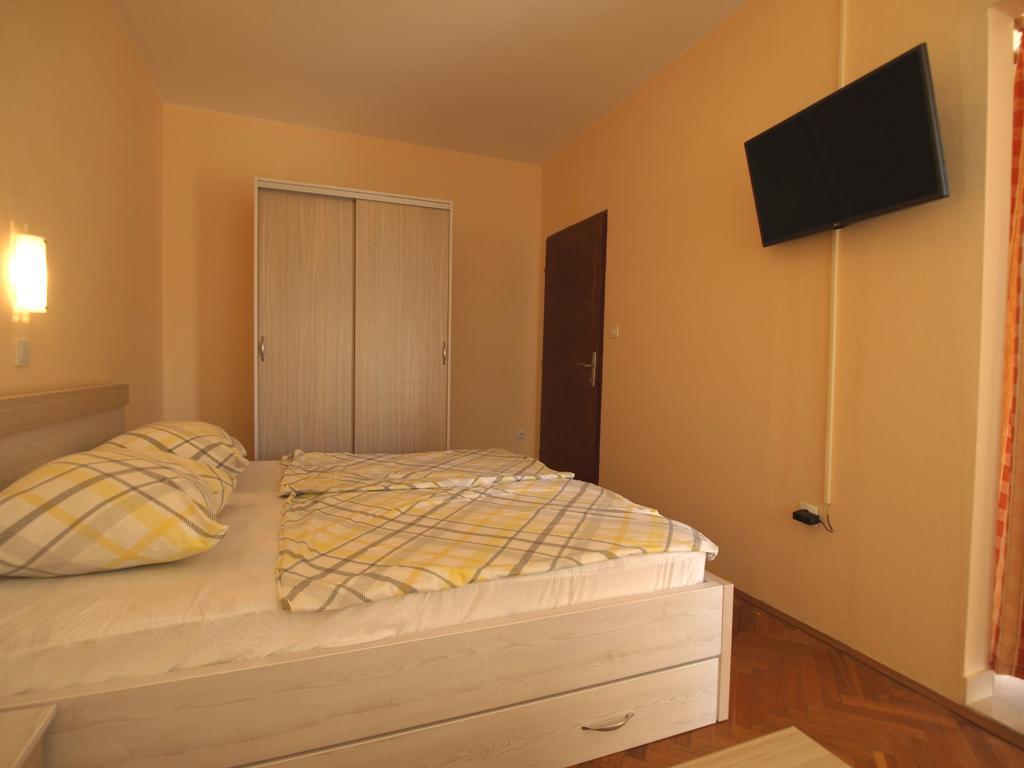 Guest House Sandra Ραμπ Εξωτερικό φωτογραφία