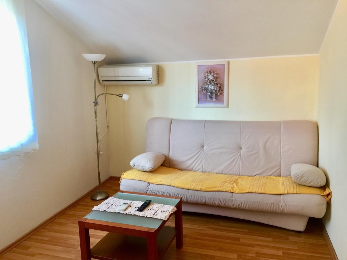 Guest House Sandra Ραμπ Εξωτερικό φωτογραφία