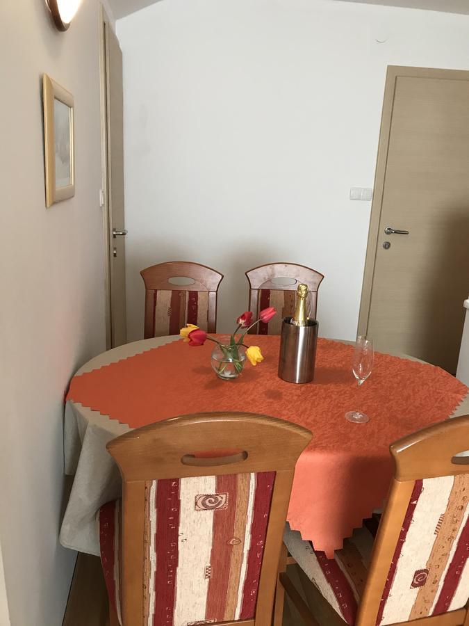 Guest House Sandra Ραμπ Εξωτερικό φωτογραφία