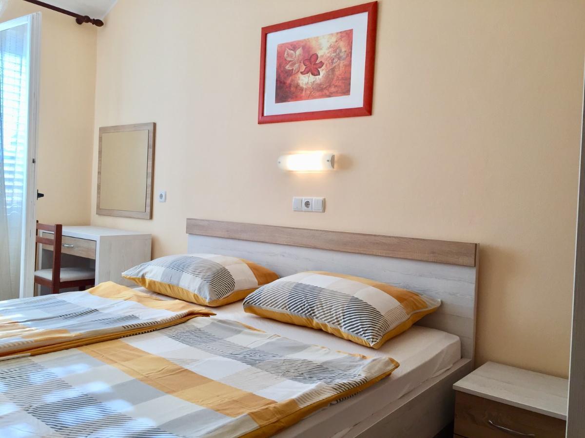 Guest House Sandra Ραμπ Εξωτερικό φωτογραφία