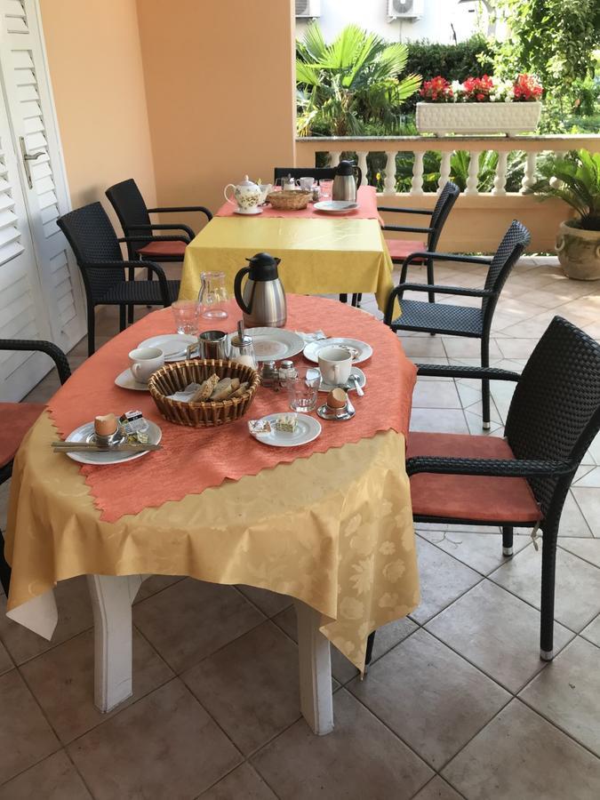 Guest House Sandra Ραμπ Εξωτερικό φωτογραφία
